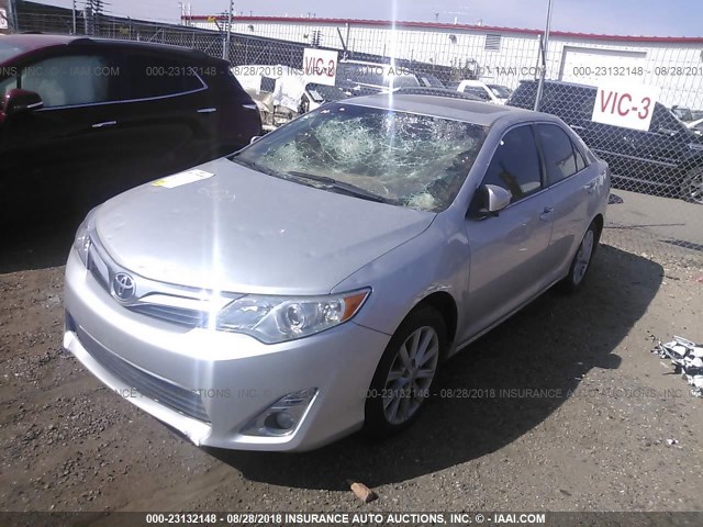 4T4BF1FK6CR250024 - 2012 TOYOTA CAMRY SE/LE/XLE ვერცხლისფერი ფოტო 2