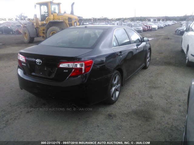 4T1BF1FK1EU773903 - 2014 TOYOTA CAMRY L/SE/LE/XLE 黑色 照片 4