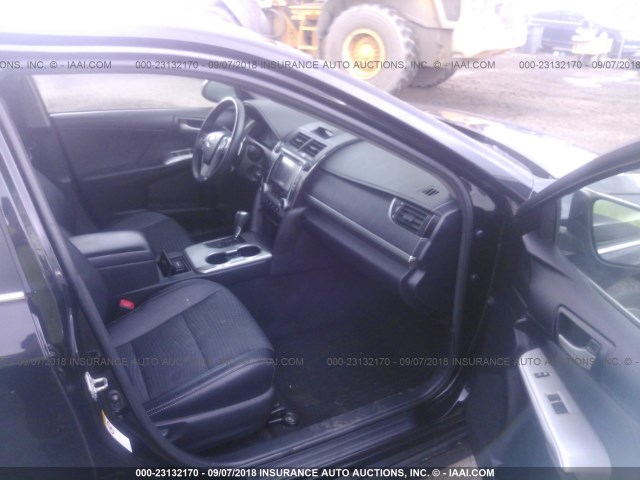 4T1BF1FK1EU773903 - 2014 TOYOTA CAMRY L/SE/LE/XLE 黑色 照片 5