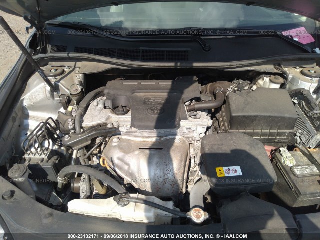 4T1BF1FK3HU346503 - 2017 TOYOTA CAMRY LE/XLE/SE/XSE 银色 照片 10