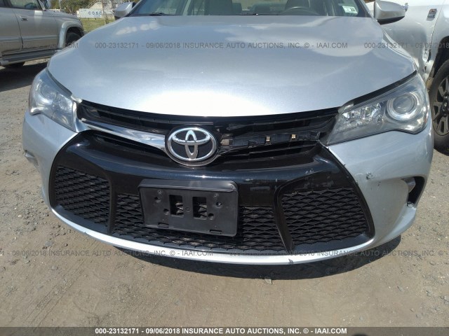 4T1BF1FK3HU346503 - 2017 TOYOTA CAMRY LE/XLE/SE/XSE 银色 照片 6