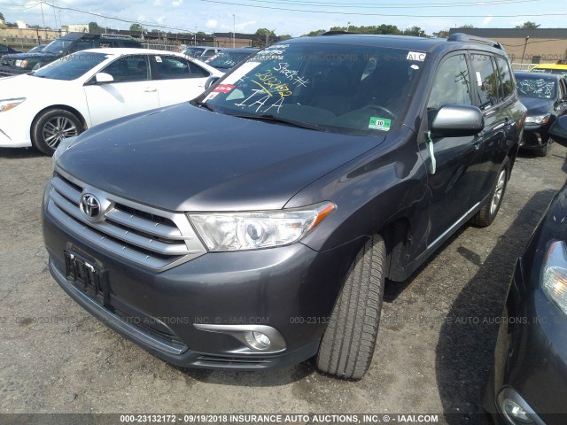 5TDBK3EH8CS163399 - 2012 TOYOTA HIGHLANDER SE GRAY photo 2