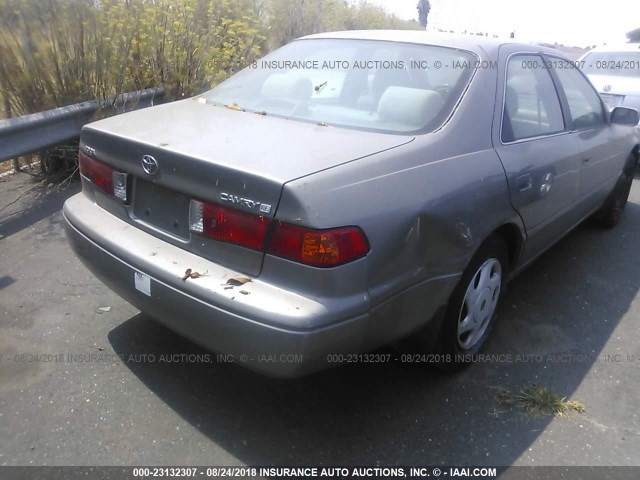 4T1BG22K7YU618768 - 2000 TOYOTA CAMRY CE/LE/XLE 灰色 照片 4