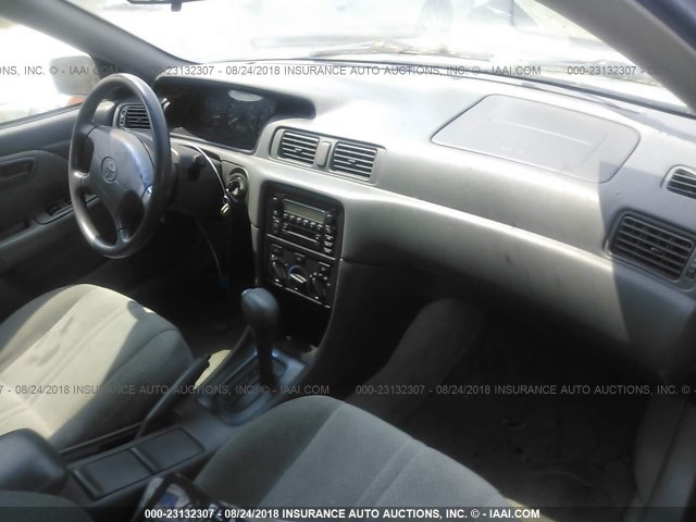 4T1BG22K7YU618768 - 2000 TOYOTA CAMRY CE/LE/XLE 灰色 照片 5