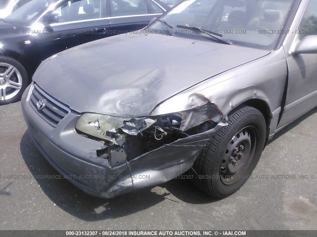 4T1BG22K7YU618768 - 2000 TOYOTA CAMRY CE/LE/XLE 灰色 照片 6