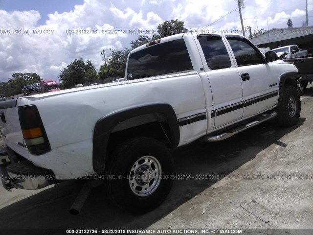 1GCHC29U22E207118 - 2002 CHEVROLET SILVERADO C2500 HEAVY DUTY WHITE photo 4