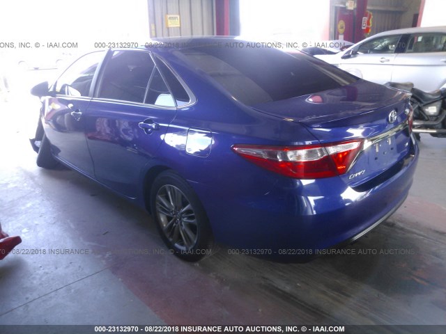 4T1BF1FK3GU573298 - 2016 TOYOTA CAMRY LE/XLE/SE/XSE 蓝色 照片 3