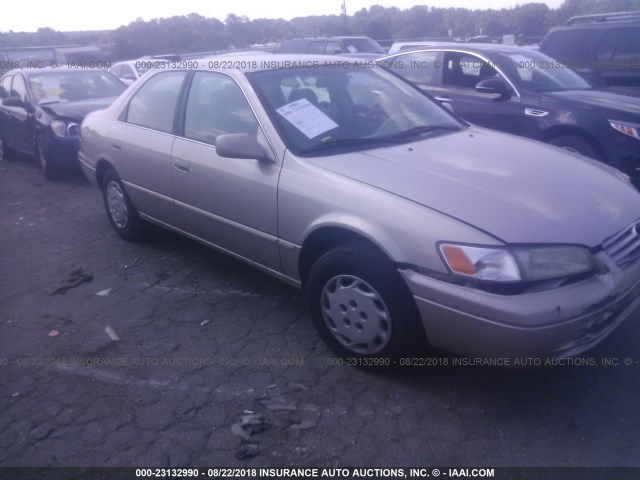 4T1BG22KXWU345676 - 1998 TOYOTA CAMRY CE/LE/XLE 金色 照片 1