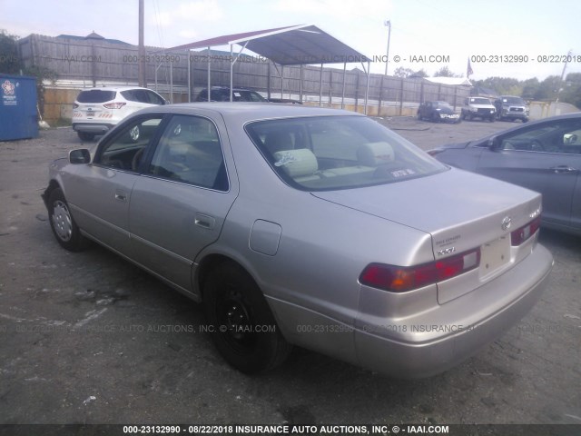 4T1BG22KXWU345676 - 1998 TOYOTA CAMRY CE/LE/XLE 金色 照片 3
