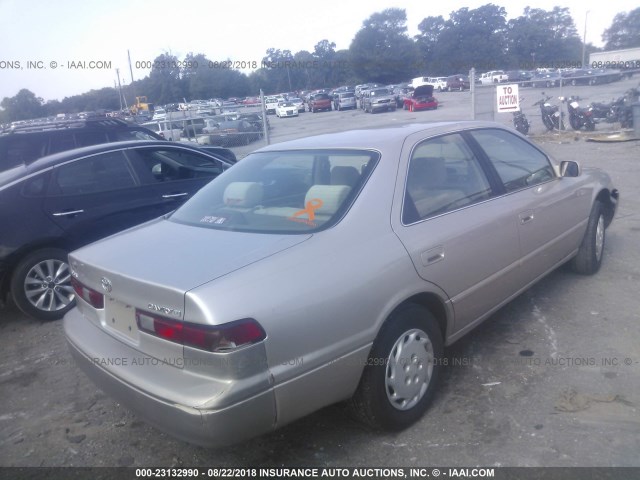 4T1BG22KXWU345676 - 1998 TOYOTA CAMRY CE/LE/XLE 金色 照片 4