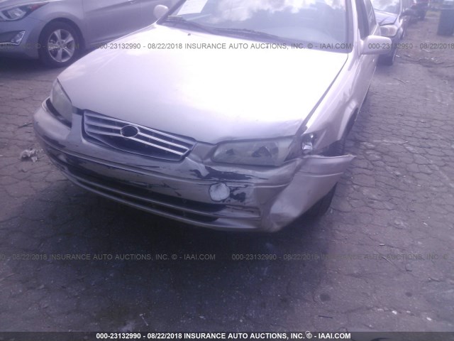 4T1BG22KXWU345676 - 1998 TOYOTA CAMRY CE/LE/XLE 金色 照片 6