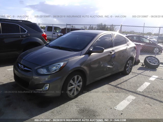 KMHCU4AE0DU278605 - 2013 HYUNDAI ACCENT GLS/SE GRAY photo 2