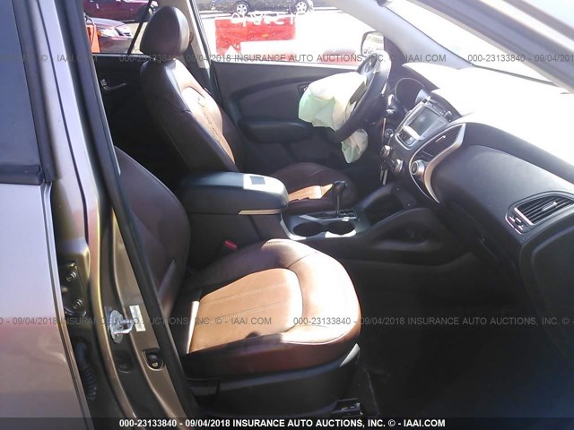 KM8JU3AC1BU142593 - 2011 HYUNDAI TUCSON GLS/LIMITED 银色 照片 5