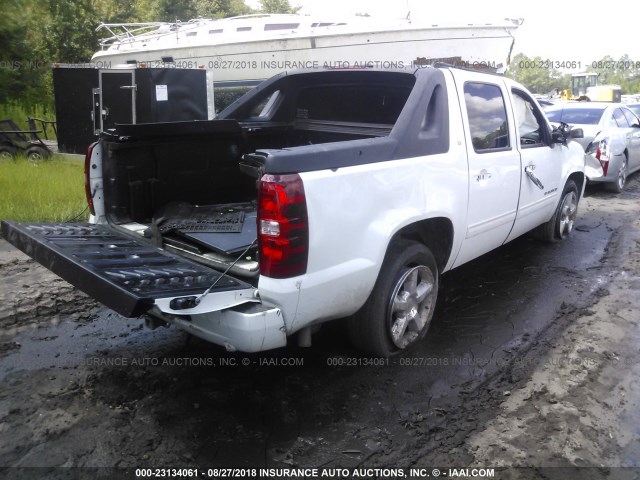 3GNMCFE07CG136525 - 2012 CHEVROLET AVALANCHE LT WHITE photo 4