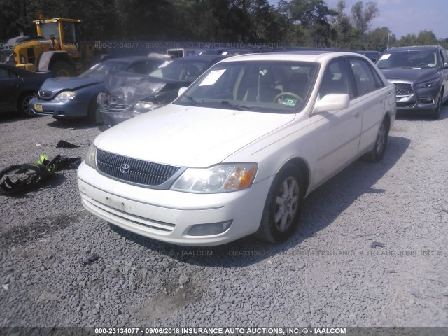 4T1BF28B42U209337 - 2002 TOYOTA AVALON XL/XLS WHITE photo 2