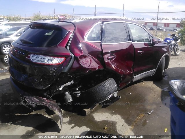 5LMCJ2C9XHUL71034 - 2017 LINCOLN MKC SELECT MAROON photo 4