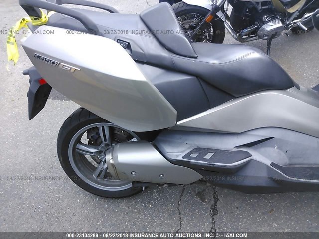 WB1013403DZC94682 - 2013 BMW C650 GT TAN photo 8