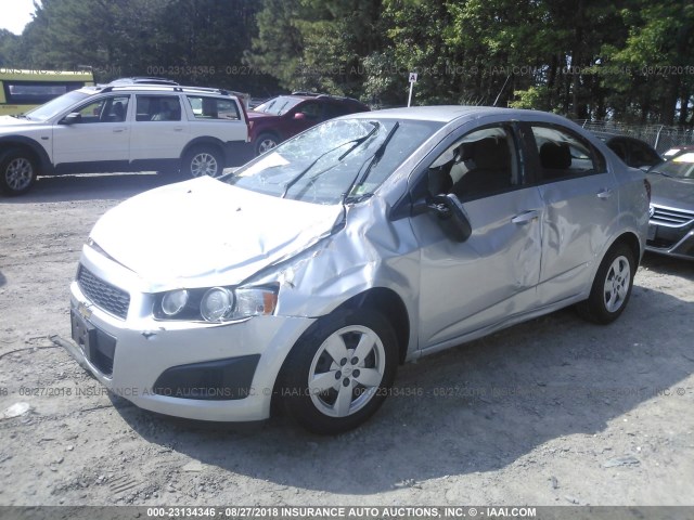 1G1JA5SG5E4218677 - 2014 CHEVROLET SONIC LS 银色 照片 2