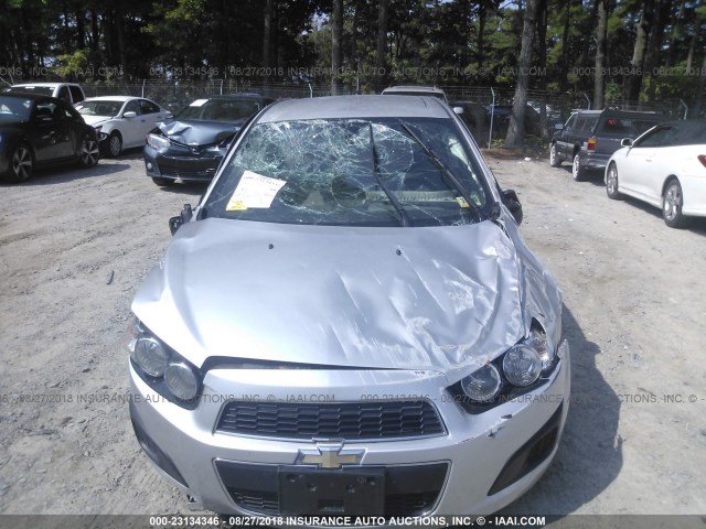 1G1JA5SG5E4218677 - 2014 CHEVROLET SONIC LS 银色 照片 6