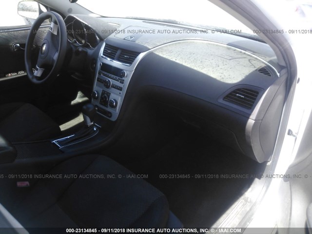 1G1ZC5EUXBF110702 - 2011 CHEVROLET MALIBU 1LT თეთრი ფოტო 5