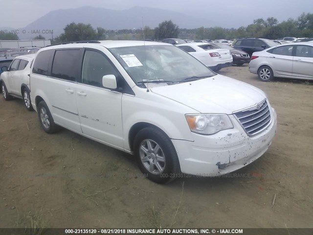 2A4RR5D15AR369595 - 2010 CHRYSLER TOWN & COUNTRY TOURING WHITE photo 1