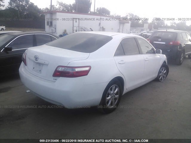 4T1BE46K07U600283 - 2007 TOYOTA CAMRY NEW GENERAT CE/LE/XLE/SE WHITE photo 4