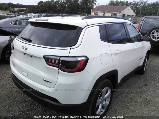 3C4NJDBB7JT284806 - 2018 JEEP COMPASS LATITUDE Weiß Foto 4