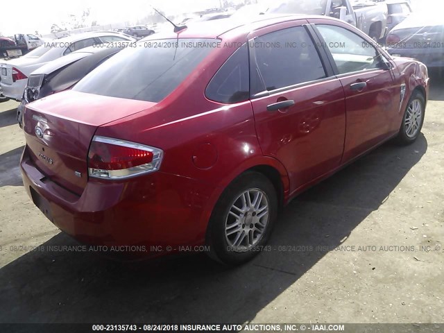 1FAHP35N08W123333 - 2008 FORD FOCUS SE/SEL/SES RED photo 4