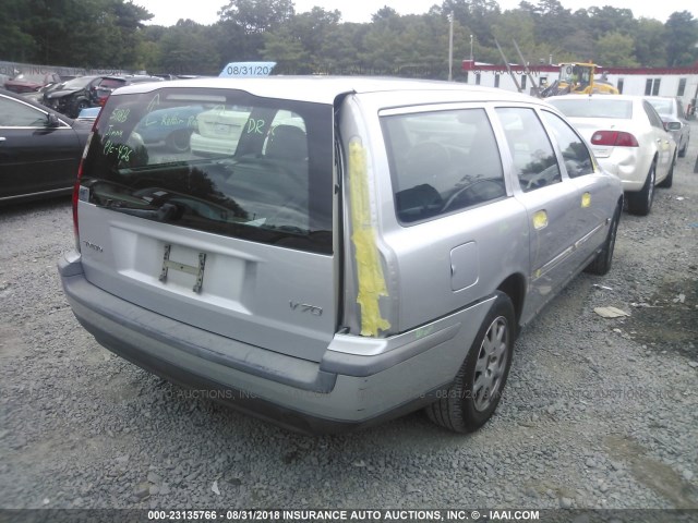 YV1SW61R922224974 - 2002 VOLVO V70 SILVER photo 4