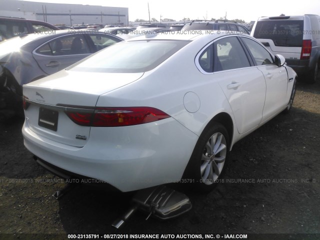 SAJBJ4FXXJCY55260 - 2018 JAGUAR XF PREMIUM WHITE photo 4