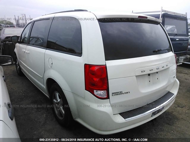 2D4RN3DG1BR637637 - 2011 DODGE GRAND CARAVAN MAINSTREET WHITE photo 3