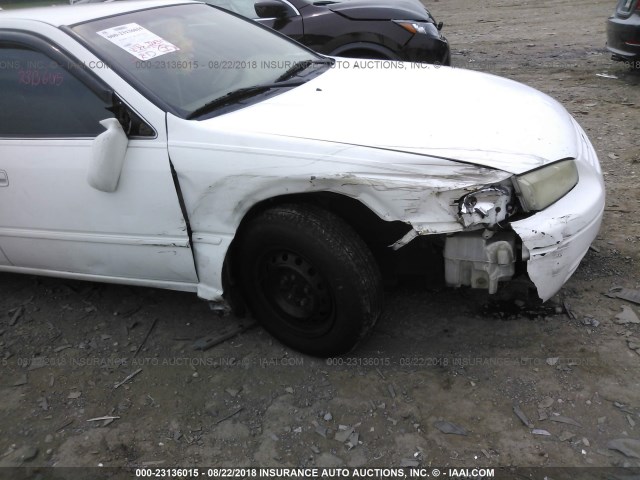 4T1BG22K5XU502273 - 1999 TOYOTA CAMRY CE/LE/XLE 白色 照片 6