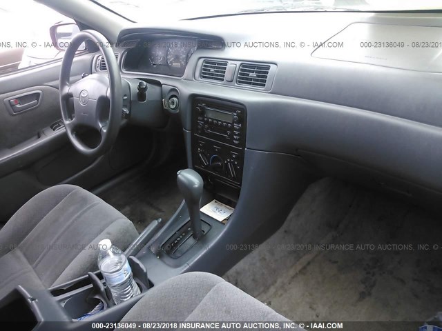 JT2BG22K7Y0446097 - 2000 TOYOTA CAMRY CE/LE/XLE 白色 照片 5