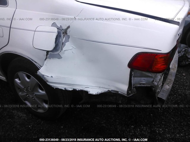 JT2BG22K7Y0446097 - 2000 TOYOTA CAMRY CE/LE/XLE 白色 照片 6