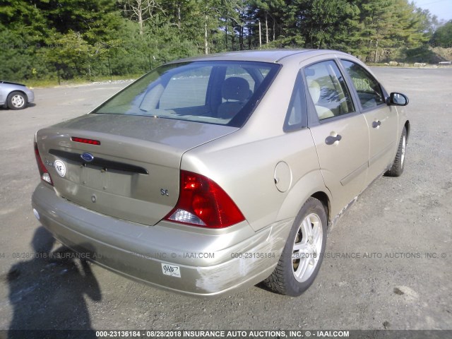 1FAFP34P12W233437 - 2002 FORD FOCUS SE/SE COMFORT GOLD photo 4