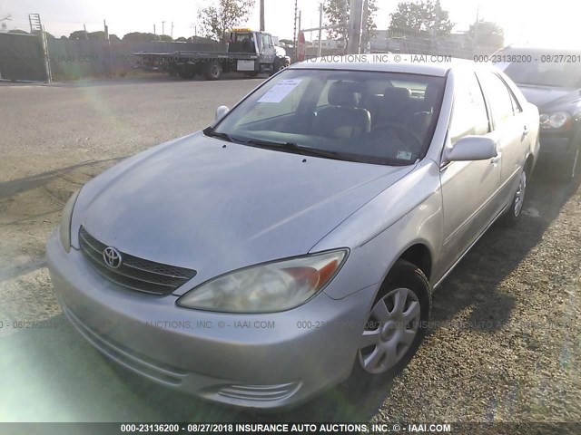 4T1BE32K03U761016 - 2003 TOYOTA CAMRY LE/XLE/SE 银色 照片 2