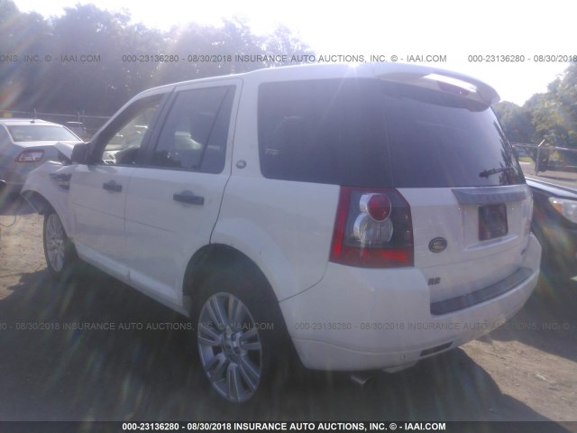 SALFT24N89H139738 - 2009 LAND ROVER LR2 HSE TECHNOLOGY WHITE photo 3