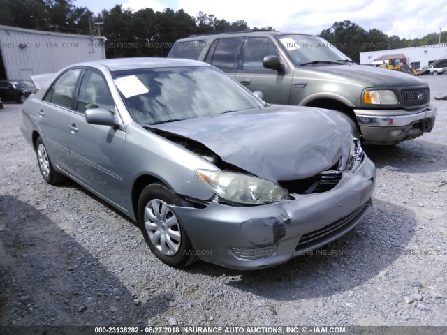 4T1BE30K85U554850 - 2005 TOYOTA CAMRY LE/XLE/SE Сұр фото 1