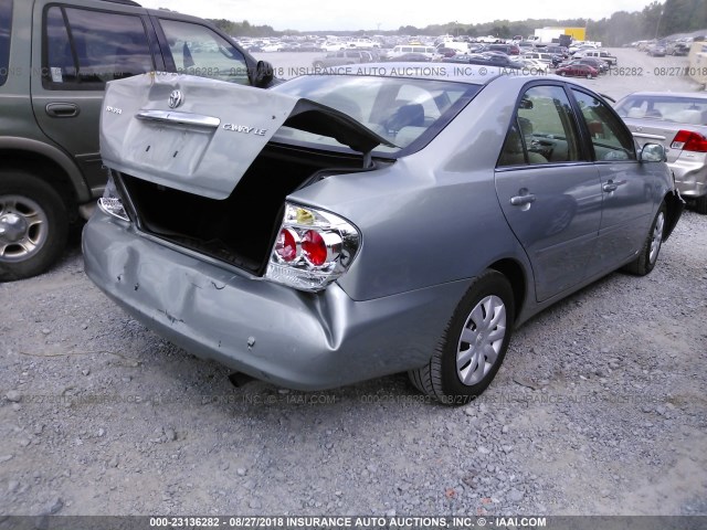 4T1BE30K85U554850 - 2005 TOYOTA CAMRY LE/XLE/SE Сұр фото 4