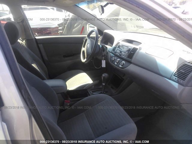 4T1BE32K26U163160 - 2006 TOYOTA CAMRY LE/XLE/SE Gümüş foto 5