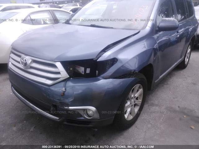 5TDZA3EH6BS014103 - 2011 TOYOTA HIGHLANDER SE BLUE photo 6