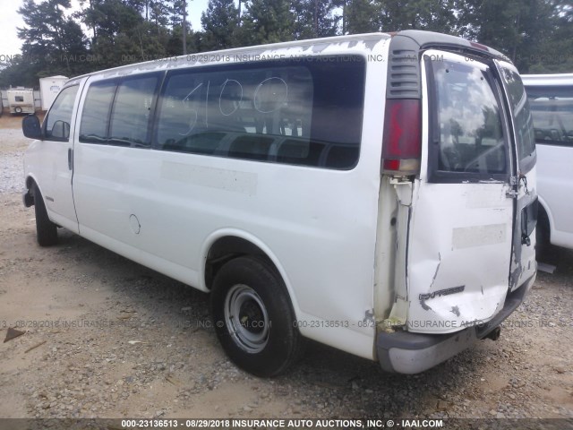 1GAHG39R021241788 - 2002 CHEVROLET EXPRESS G3500  WHITE photo 3