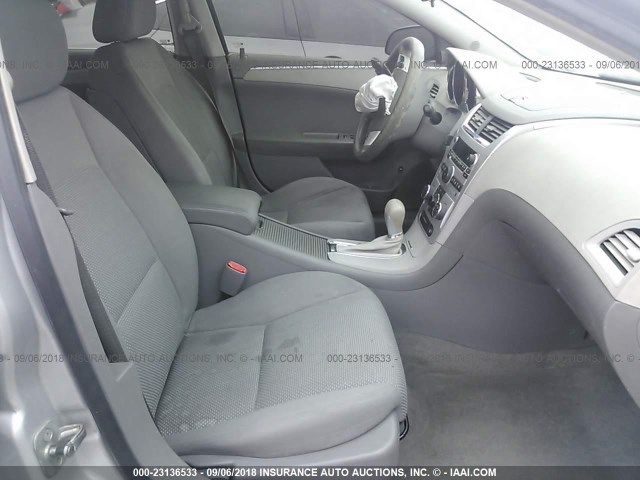 1G1ZG57N594271846 - 2009 CHEVROLET MALIBU LS Gümüş foto 5