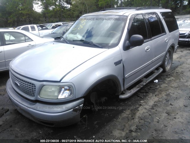 1FMRU1566YLB02536 - 2000 FORD EXPEDITION XLT SILVER photo 2