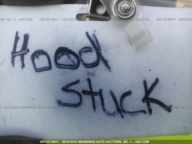 3VWBB61C7WM042277 - 1998 VOLKSWAGEN NEW BEETLE 银色 照片 10