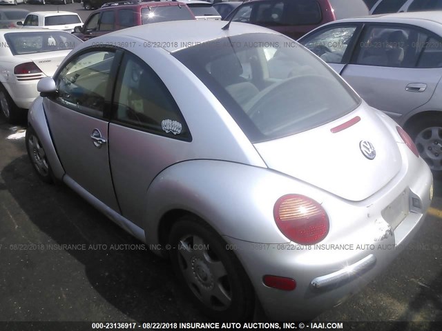 3VWBB61C7WM042277 - 1998 VOLKSWAGEN NEW BEETLE 银色 照片 3