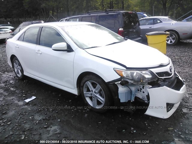 4T1BF1FKXDU676536 - 2013 TOYOTA CAMRY L/SE/LE/XLE 白色 照片 1