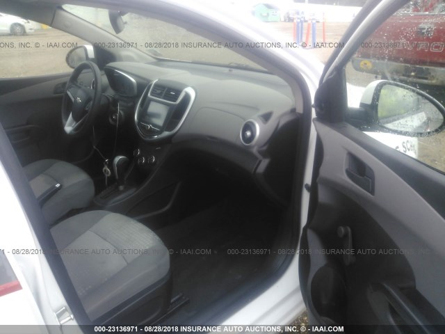 1G1JB5SH0H4157698 - 2017 CHEVROLET SONIC LS 白色 照片 5