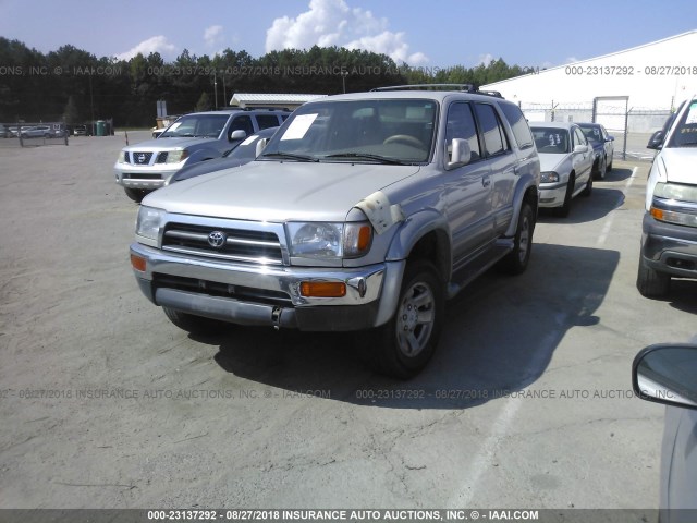 JT3HN87R5W9011155 - 1998 TOYOTA 4RUNNER LIMITED SILVER photo 2