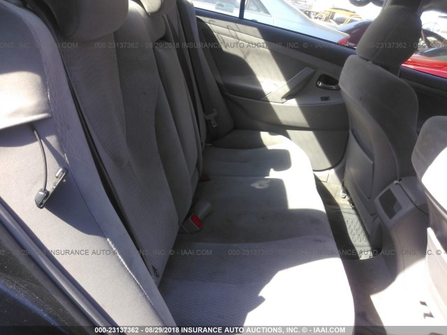 4T1BF3EK2AU573894 - 2010 TOYOTA CAMRY SE/LE/XLE ნაცრისფერი ფოტო 8